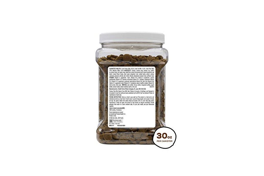 Premios naturales para gatos Purina Friskies, mezcla para fiestas, delicias naturales con pollo auténtico, vitaminas, minerales y nutrientes - Envase de 900 g - Image 7