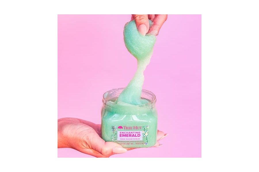 Exfoliante corporal exfoliante con azúcar y karité Enchanting Emerald de Tree Hut | Elimina la piel muerta y seca para una sensación suave e hidratada | Edición limitada para las fiestas | Cuidado corporal esencial nutritivo | 18 fl oz. - Image 9
